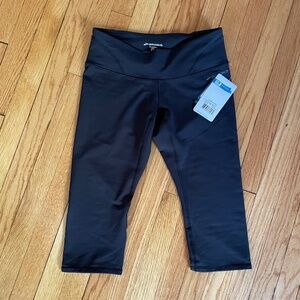 NWT Brooks running infinity capri III, size medium